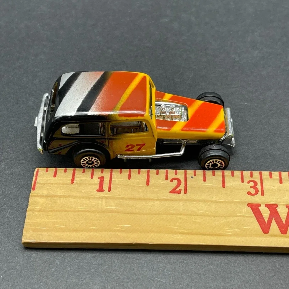 Zee 1935 '35 Chevy Modified Dirt Track Race Car Graphics Multi-Color 1/64‎ Loose